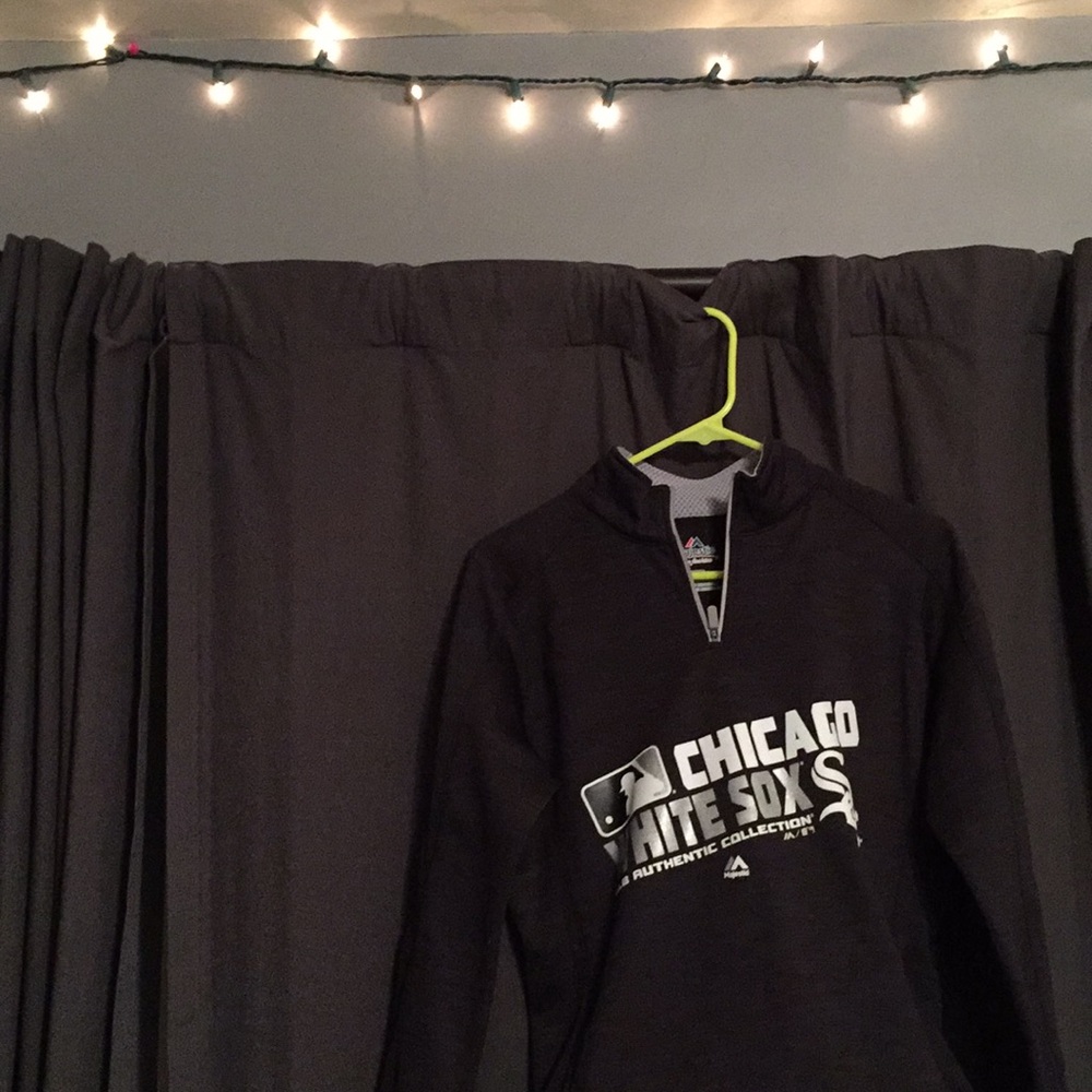 White Sox’s pullover jacket